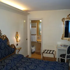 hotel-dependance-vecellio.hotelslidodijesolo.com/