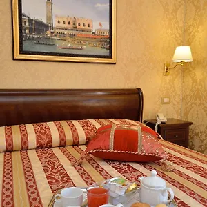 Residenza Goldoni Venice