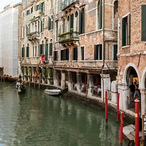 Al Sotoportego Venice