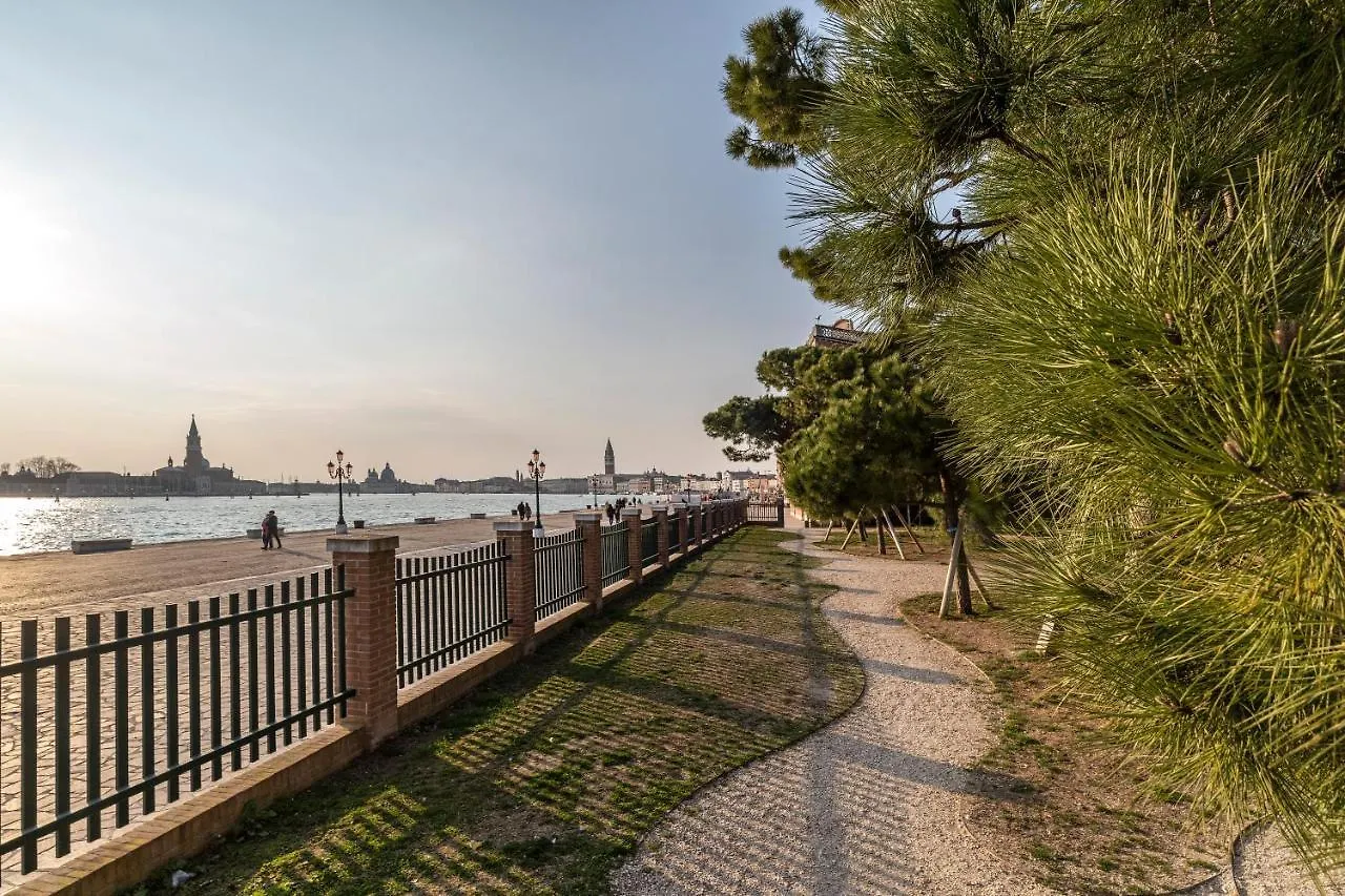 Residenza La Duchessa Deluxe Rooms Venice Guest house